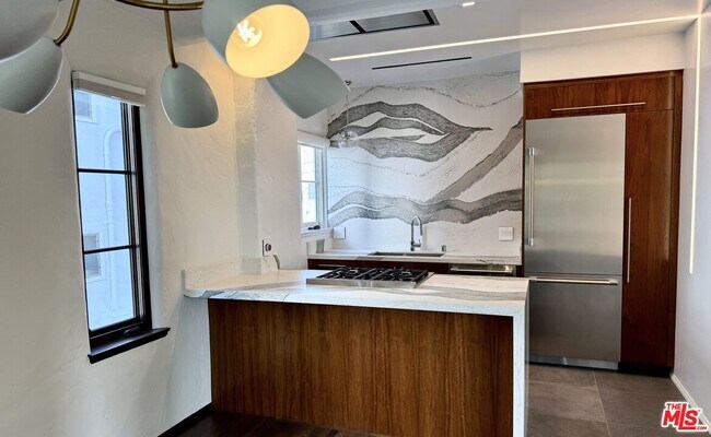 Photo - 1302 N Sweetzer Ave Unidad 405