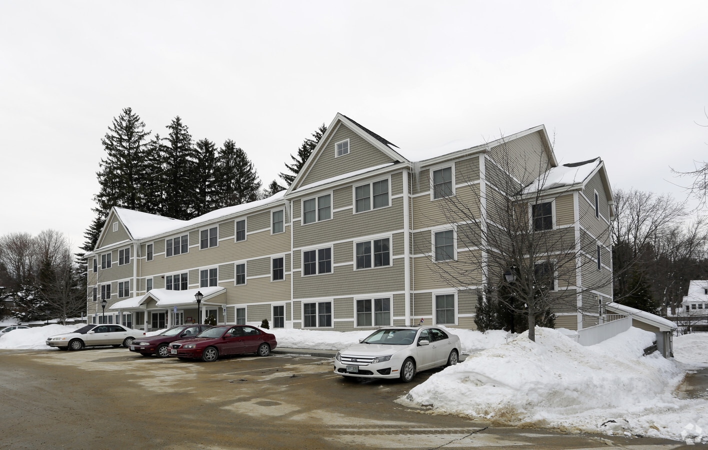 Photo - Derryfield Village