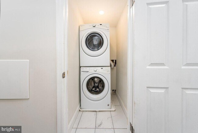 Photo - 71X Dolphin St