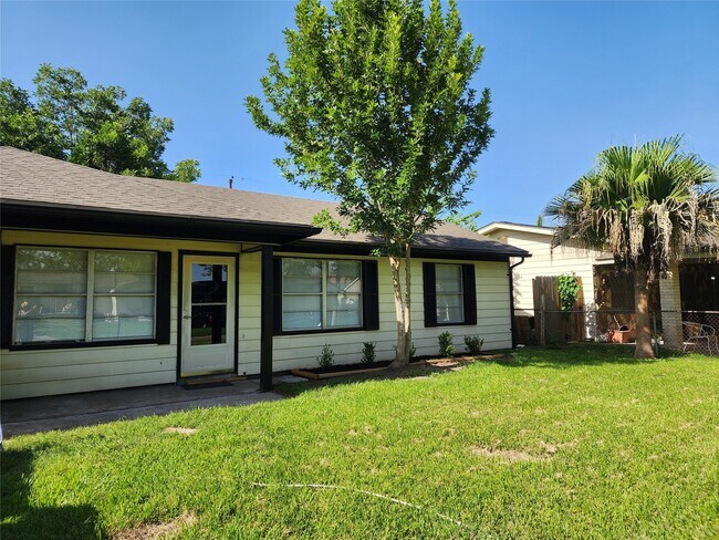 Photo - 9711 Aguila St