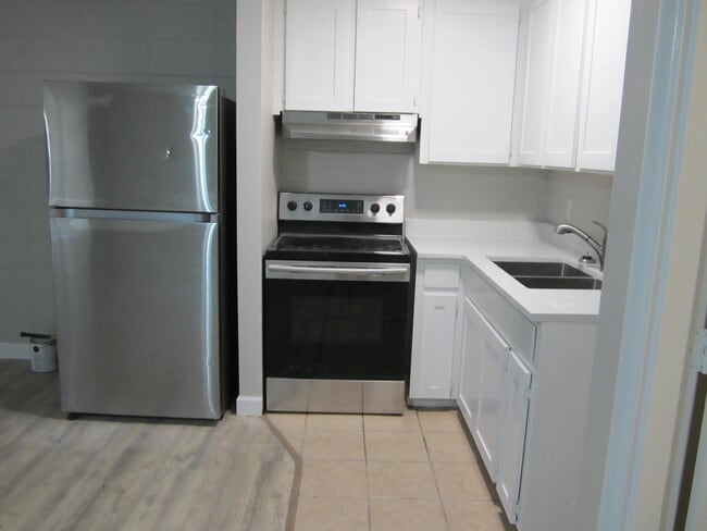 Photo - 109 Chicago Ave SE