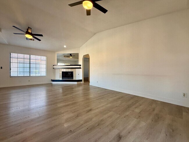 Photo - 2 BEDROOM CONDO WITH 2 BALCONIES, RIGHT NEXT TO THE POOL, MINUTES FROM THE STRIP