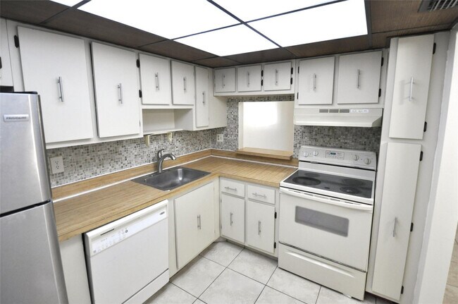 Photo - 4354 NW 9th Ave Unit 14-1C