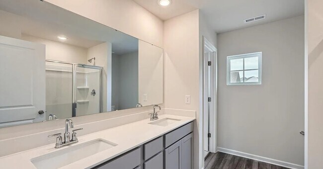 Photo - 1543 Cottage Crk Dr