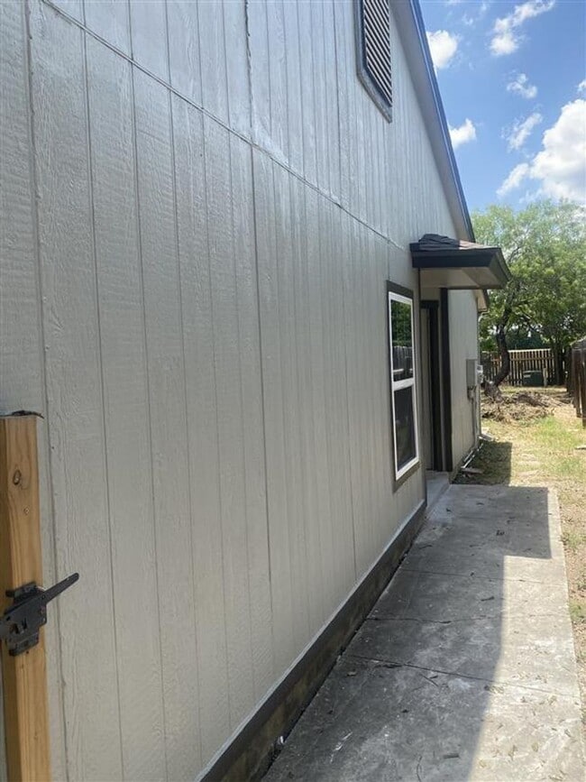 Photo - GREAT 2/2/1 DUPLEX