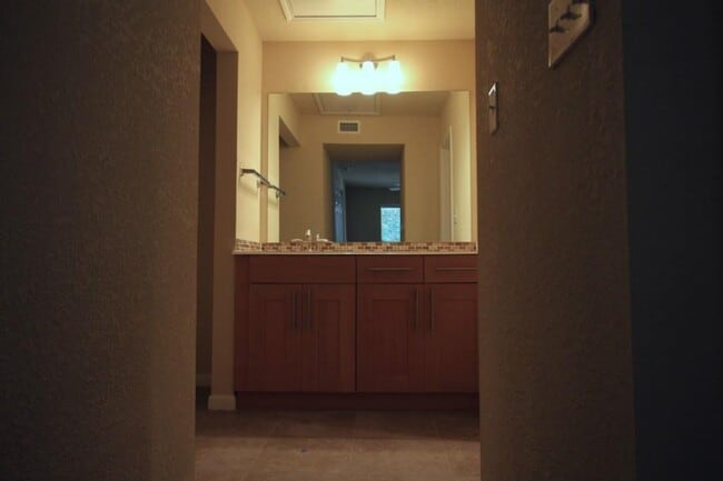 Photo - 7685 Northcross Dr Unidad 926