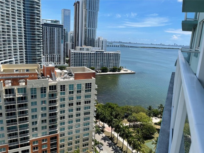 Photo - 1900 N Bayshore Dr Unidad 2114 Rental