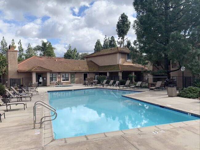 12071 Alta Carmel Ct Unit 81