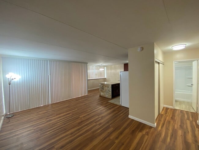 Photo - 025RIV Unit 402