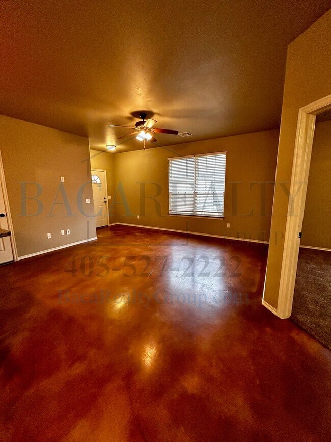 Photo - 3BR 2BA duplex with 2 car garage!!