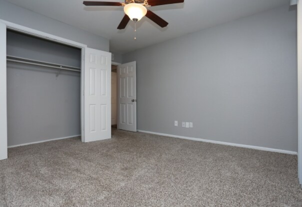 Photo - 311 Gladstell St
