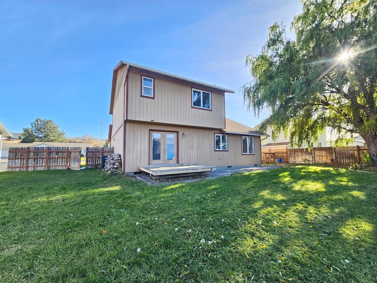 Photo - Three Bedroom Home in desirable neighborhood!