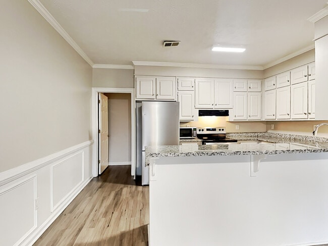 Photo - 2112 Fairway Ct SE