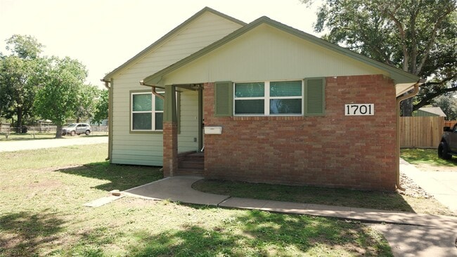 Building Photo - 1701 West St Rental