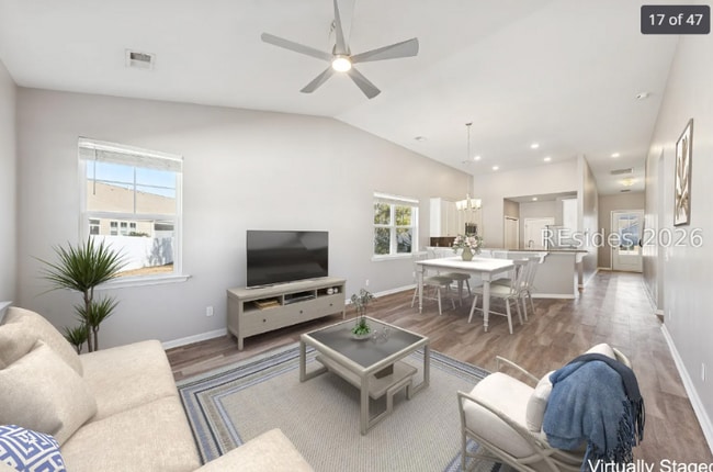 Photo - 320 Corn Ml Wy