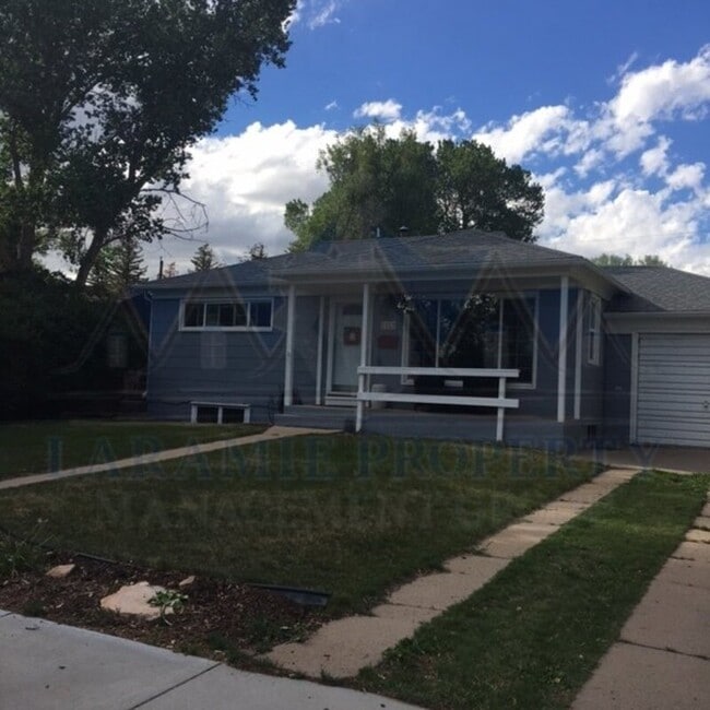 Photo - 1517 Ord St