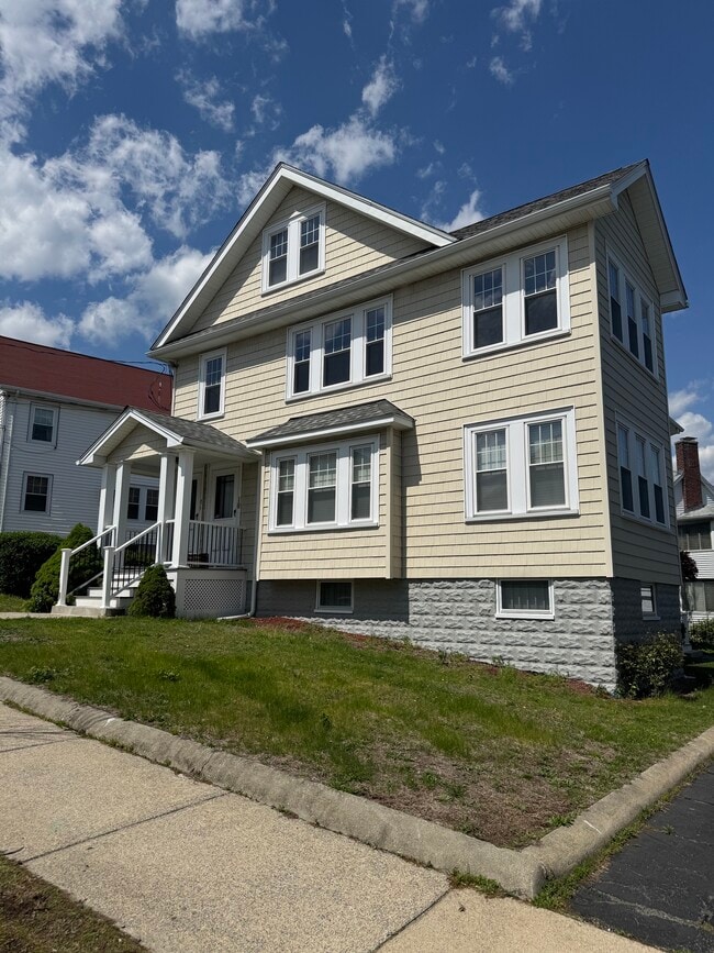 Building Photo - 61 Templeton Pky Unit 61 Templeton Pkwy., Watertown, MA 02472