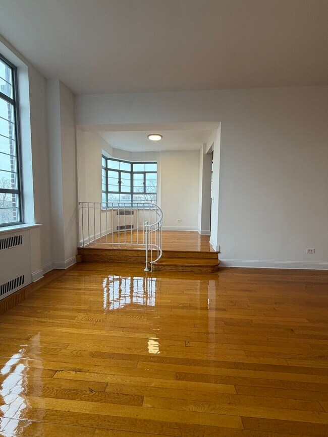 Photo - Beautiful 3 bed 3 bath Apartment designed by Lead Architect Steward Wagner and Alfred Fellheimer ... Unit 62E