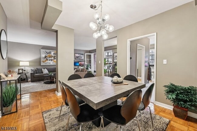 Photo - 5 Roosevelt Pl