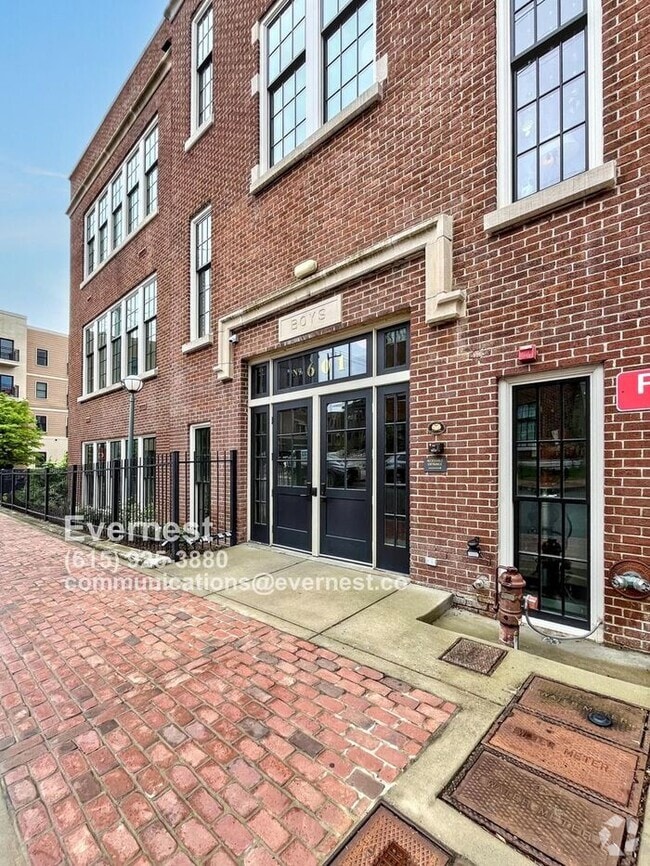 Building Photo - Cozy 1 Bed & 1 Bath Apartment in Nashville...