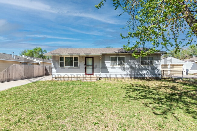 Building Photo - 607 N Doris St Rental