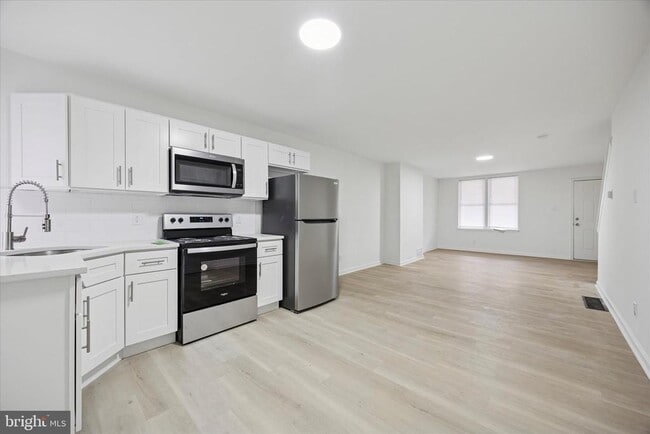 Building Photo - 227 Berkley St Rental