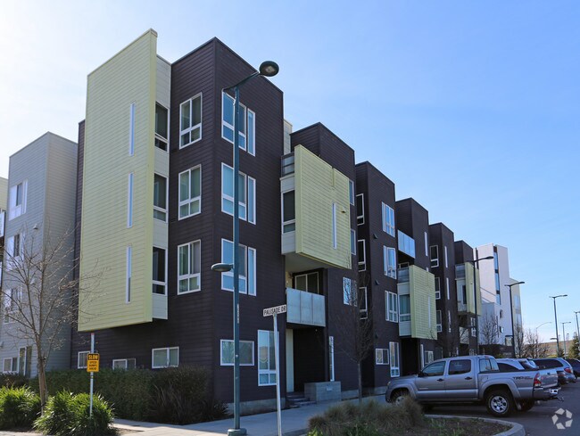 Photo - Ironhorse at Central Station