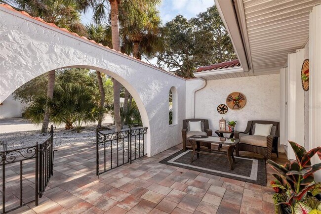 Photo - 726 Birdsong Ln