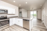 2BR, 2BA - D/1,029 SF