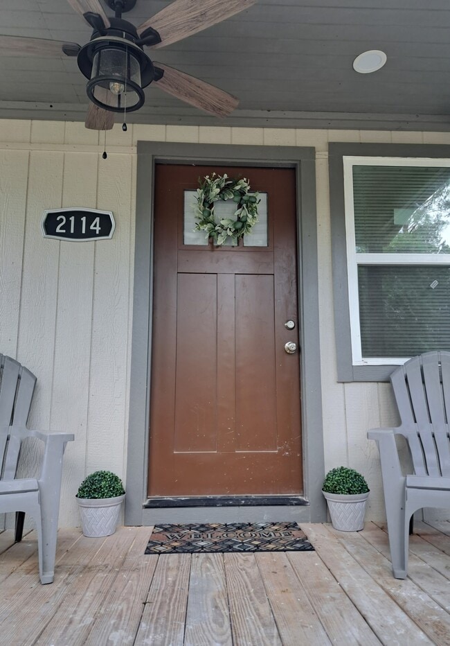 2114 N Farm to Market 1486