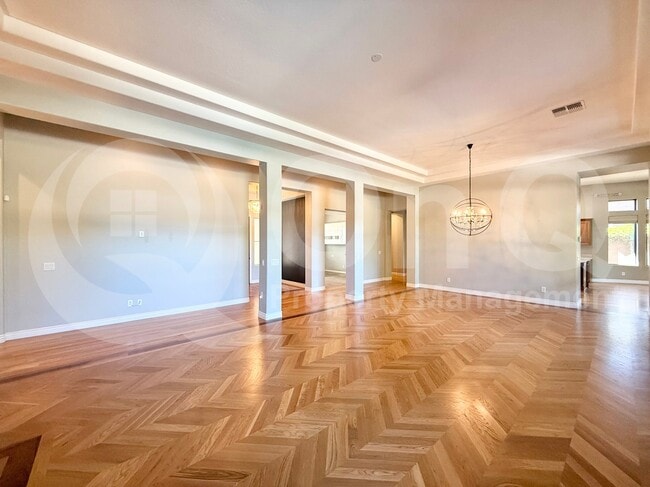 Photo - 350 W Yellowstone Way