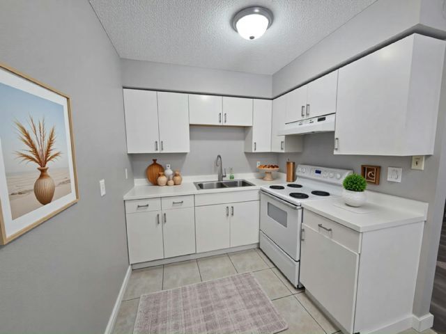 3035 66th Ave N