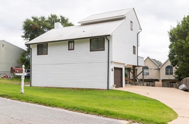 Photo - 322 Summit Dr