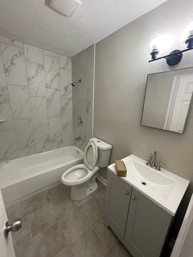 Photo - 1301 W 48th St Unit A