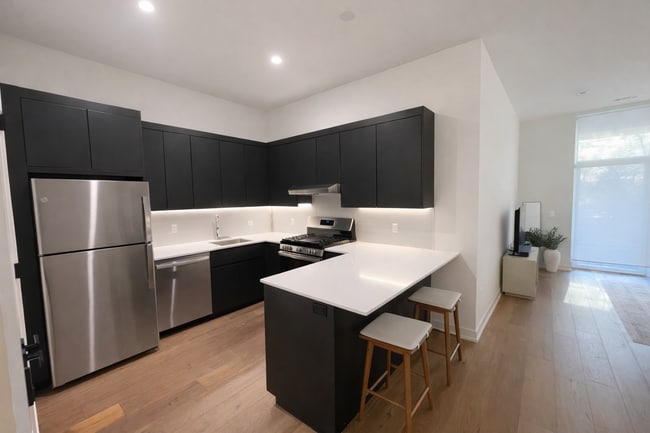 Photo - 4513 N Clark St Unit 304