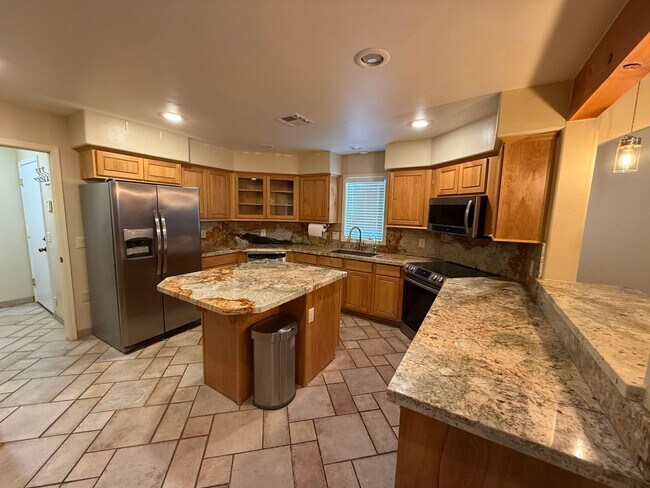 Photo - Beautiful Sunset Terraces Condo for Rent!