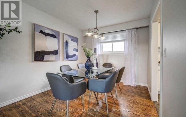 Photo - 110 Clements Rd E