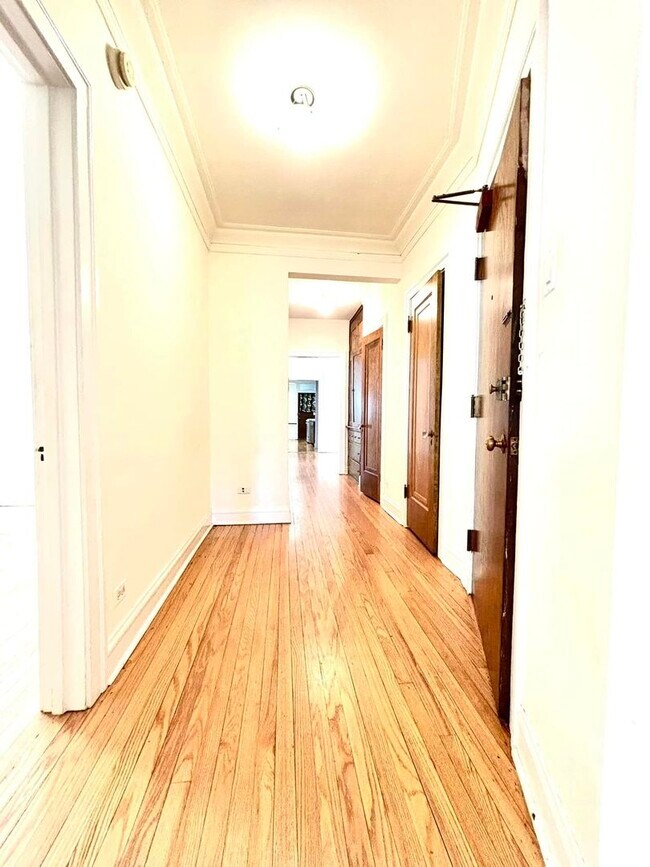 Photo - 7434 N Claremont Ave Unit 1