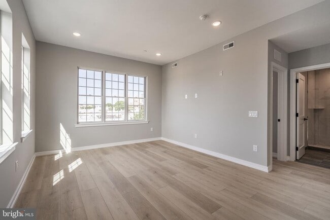 Building Photo - 713 S Mildred St Unit 4B
