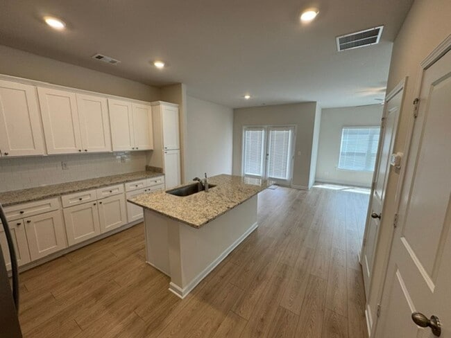 212 Rooker Dr
