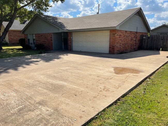 Photo - 1217 Dirkson St