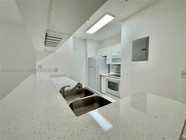 Photo - 17125 N Bay Rd Unit 3213