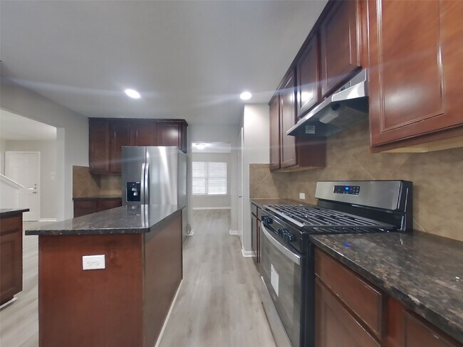 Photo - 23303 Crosscut Pass Dr