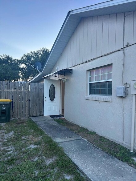 Building Photo - 4617 Navarre Ave Rental