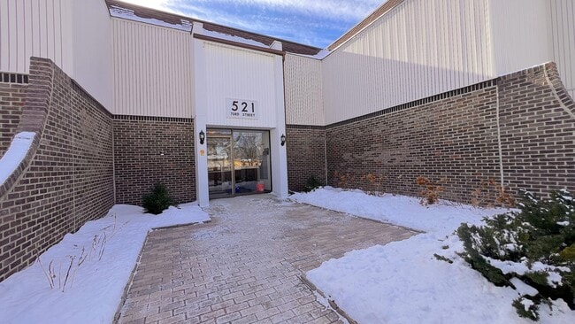 Building Photo - 521 73rd St Unit 105