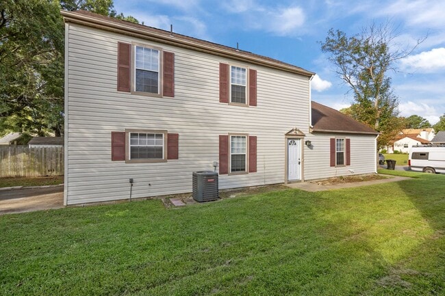 Building Photo - Just Renovated & Ready for You! Rental
