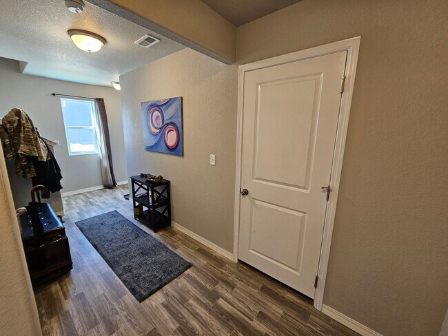 Photo - Spacious 3 Bed 3 bath house in 80916!