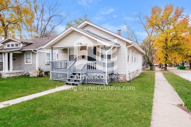 Photo - 2201 E 59th St