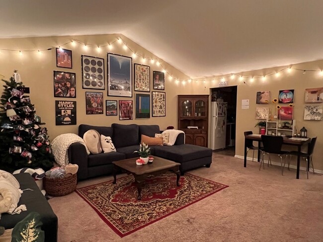 Photo - Oak Hill Village