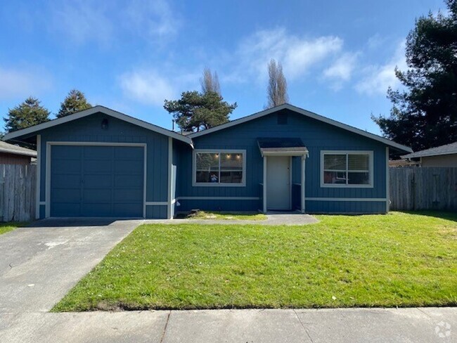 Building Photo - ARCATA! FULLY REMODELED 3 bedroom / 1.5 ba... Rental